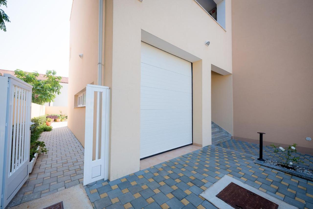 Apartments Sandrina Врси Экстерьер фото