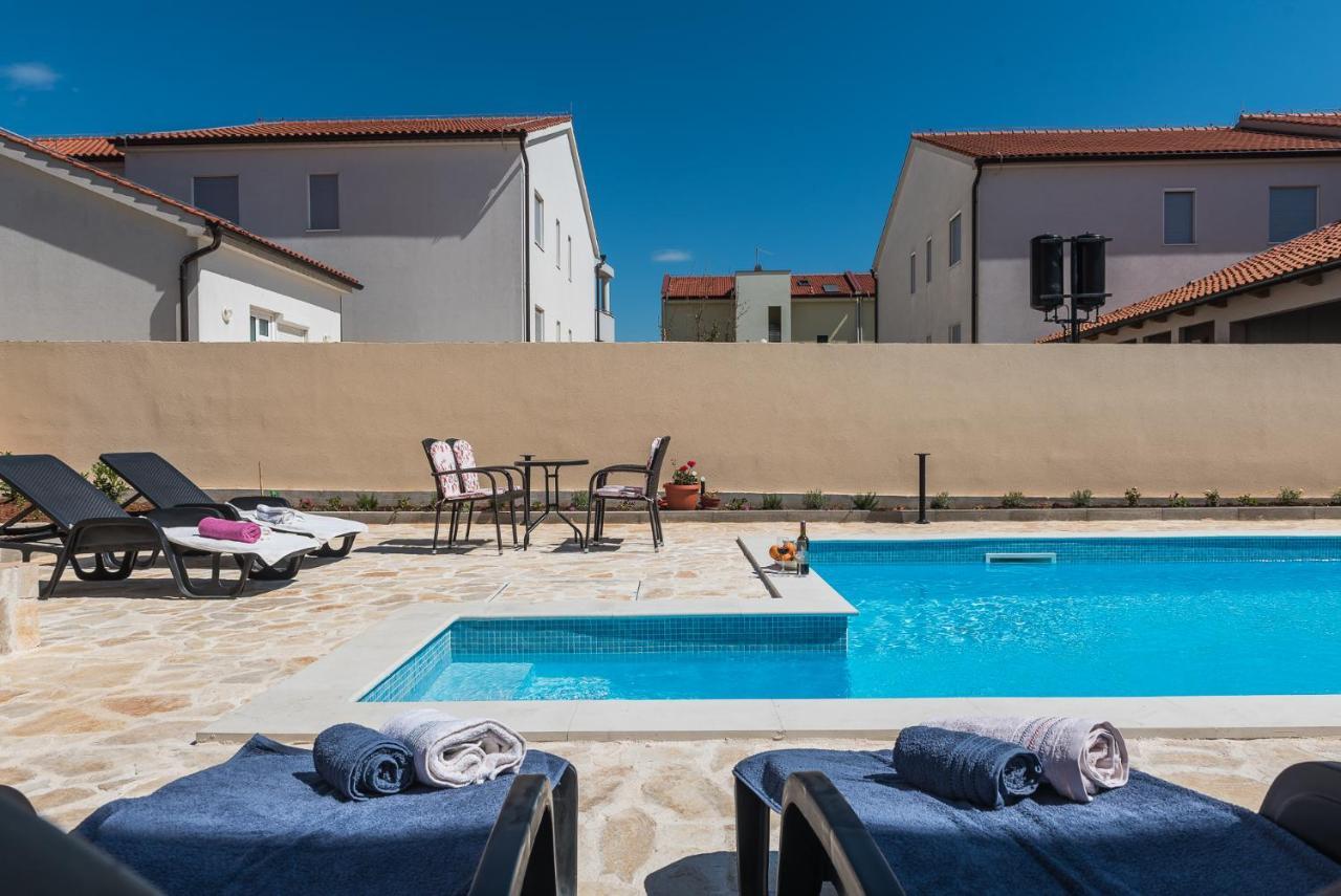 Apartments Sandrina Врси Экстерьер фото
