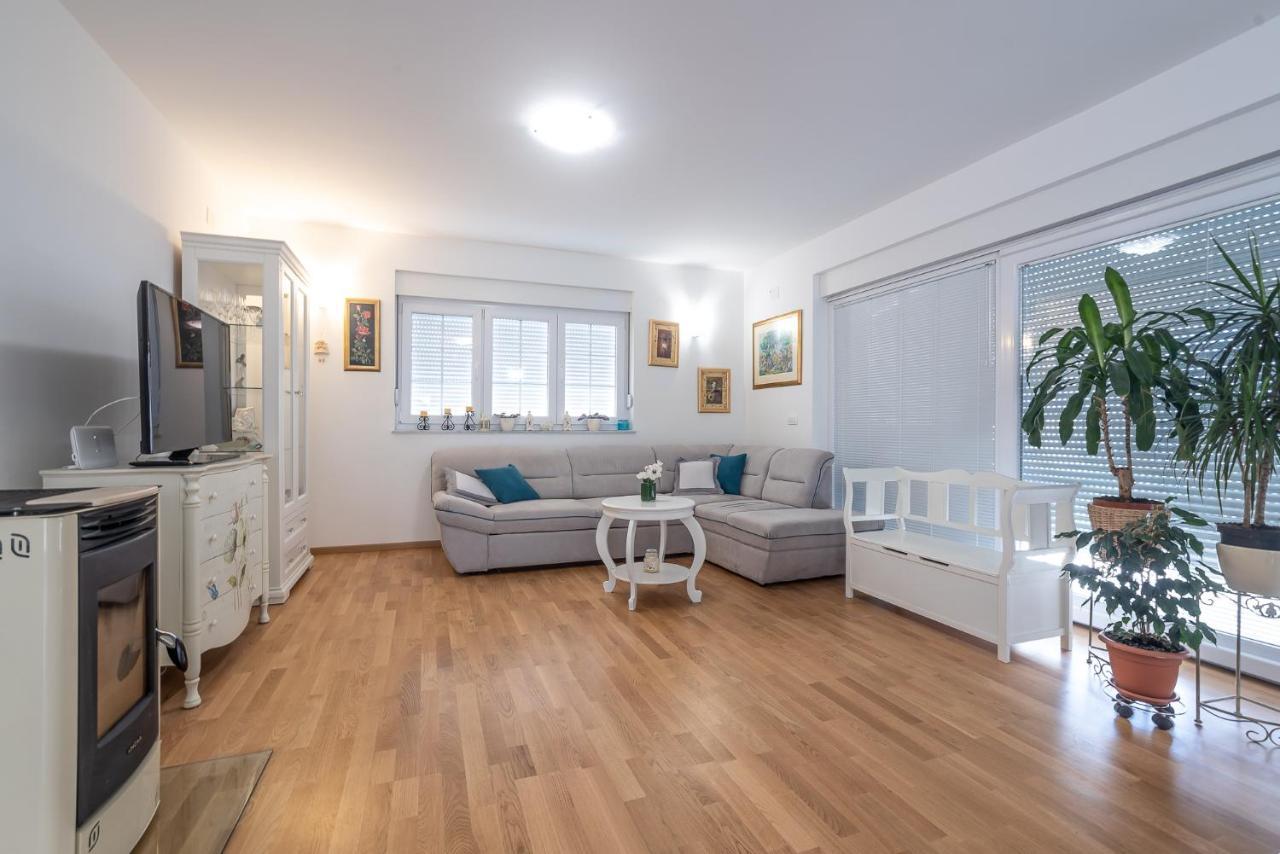 Apartments Sandrina Врси Экстерьер фото